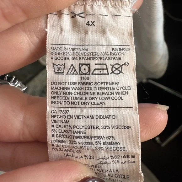 Old Navy Relaxed Plus-Size High-Neck Tank - Picture 4 of 5